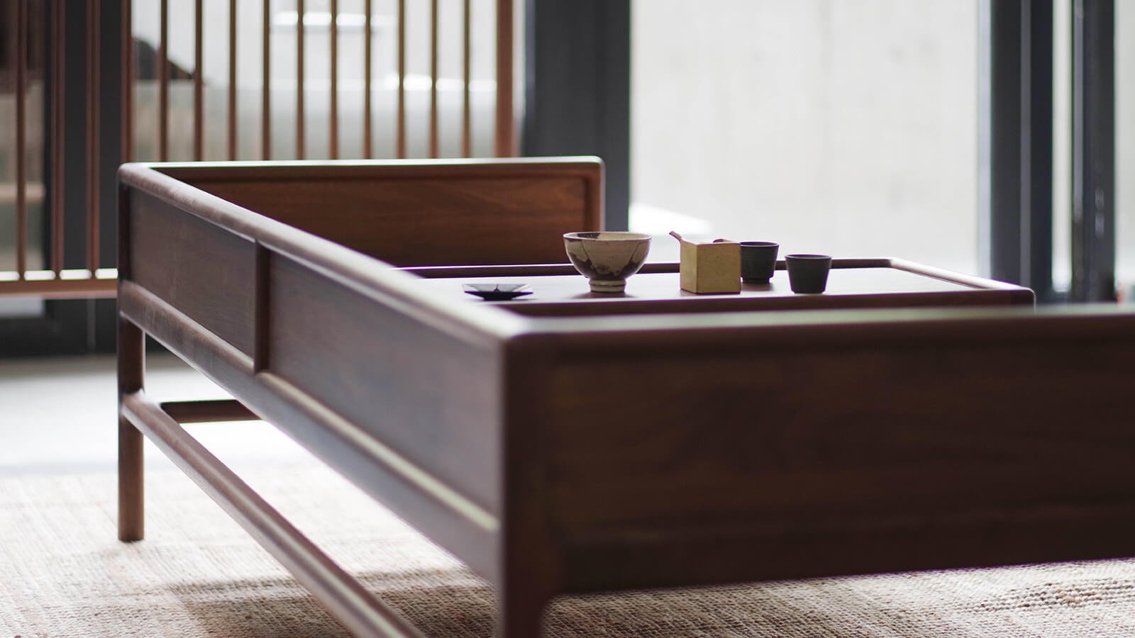 Ming Noir RuYun Daybed